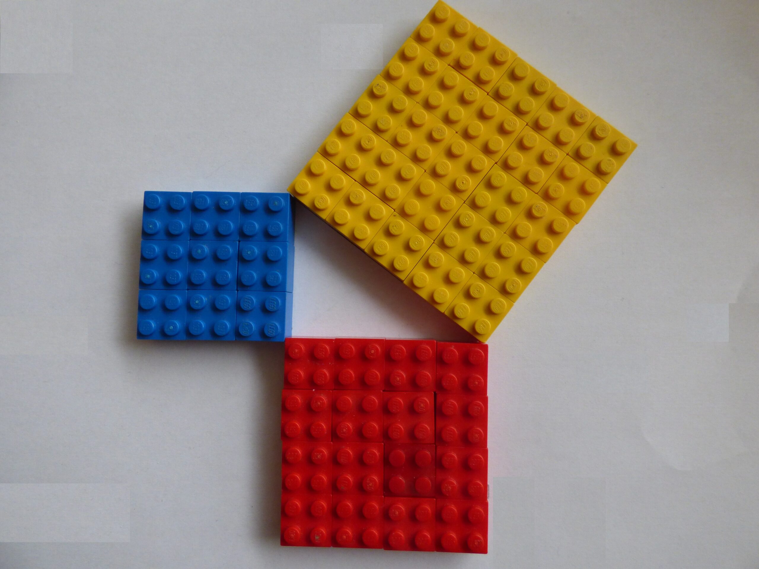 Théorème de Pythagore en briques Lego