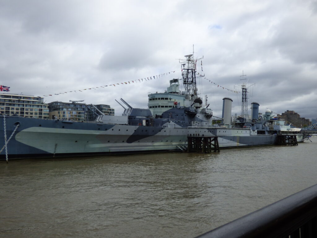 Londres, HMS Belfast vu de loin