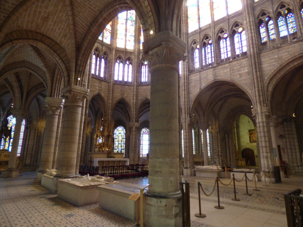 Basilique Saint-Denis, intérieur