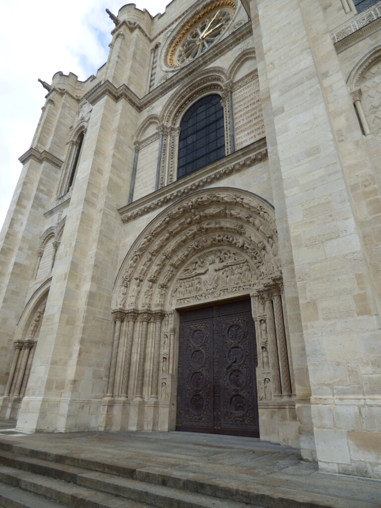 Basilique Saint-Denis, entrée