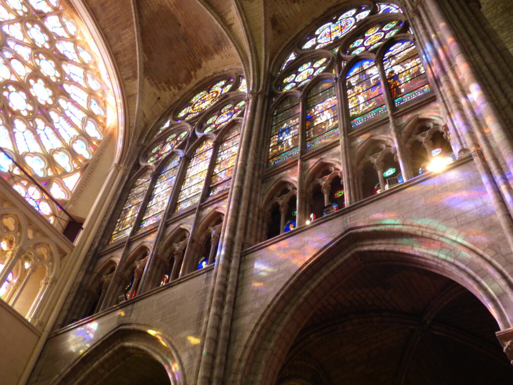 Basilique Saint-Denis, lumières