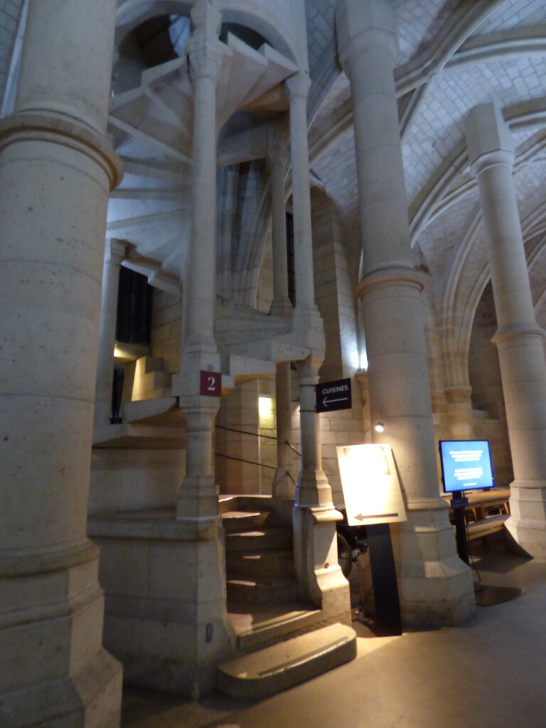 Visite Conciergerie, escalier