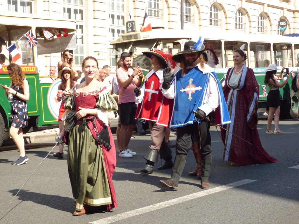 Festival Paris vaut bien une fête, défilé