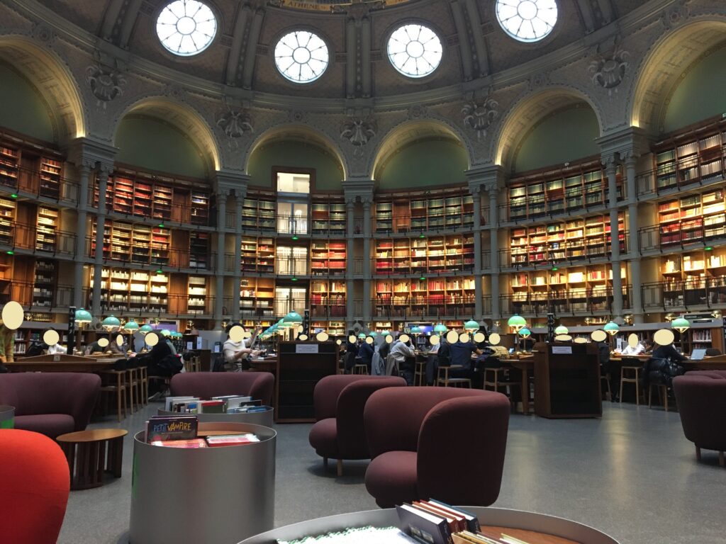 Bibliothèque Nationale de France, site de Richelieu, salle Ovale, espace de travail