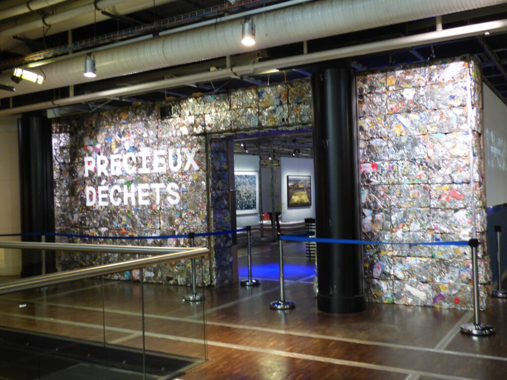 Exposition Précieux déchets à la Cité des Sciences, entrée