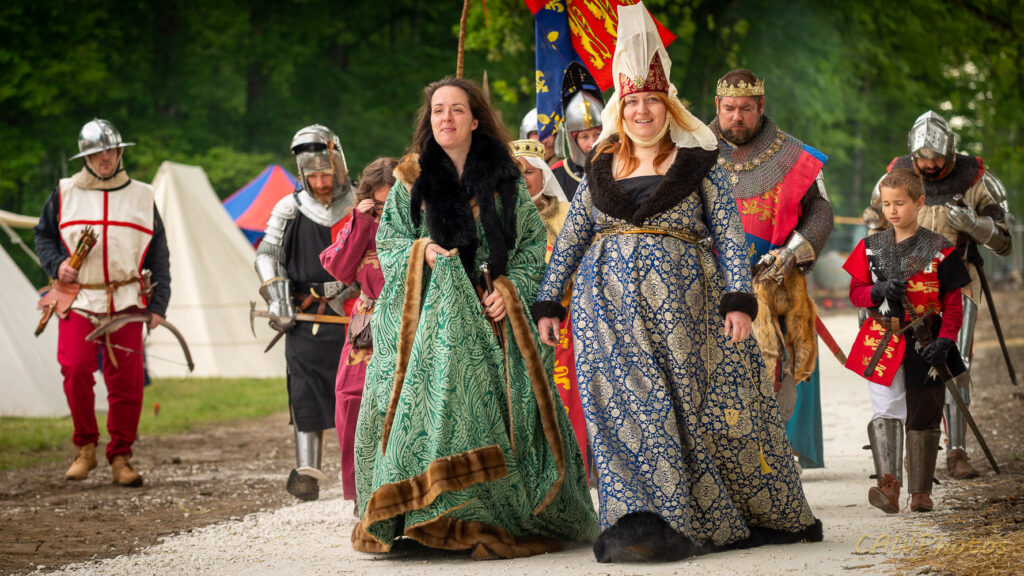 Reconstituteurs médiévaux lors des Heures Historiques de Sully sur Loire en mai 2023